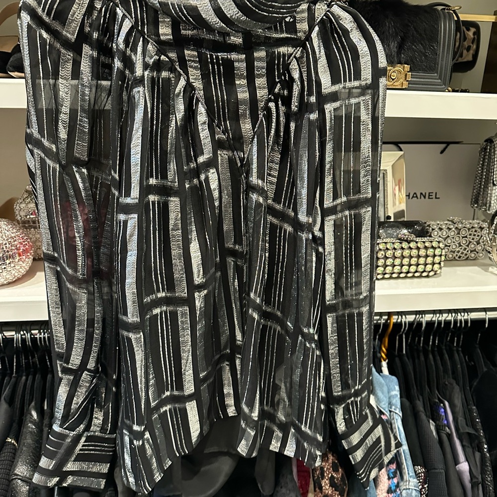 Chic Black And Silver Patterned Blouse Iro - image 1
